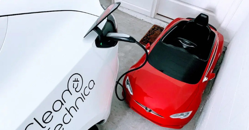 Tesla Owner Mines Up To $800 A Month In Crypto With His Car