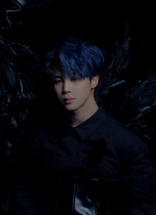 8-kpop-idols-prove-pantones-2020-classic-blue-hair-color-jimin