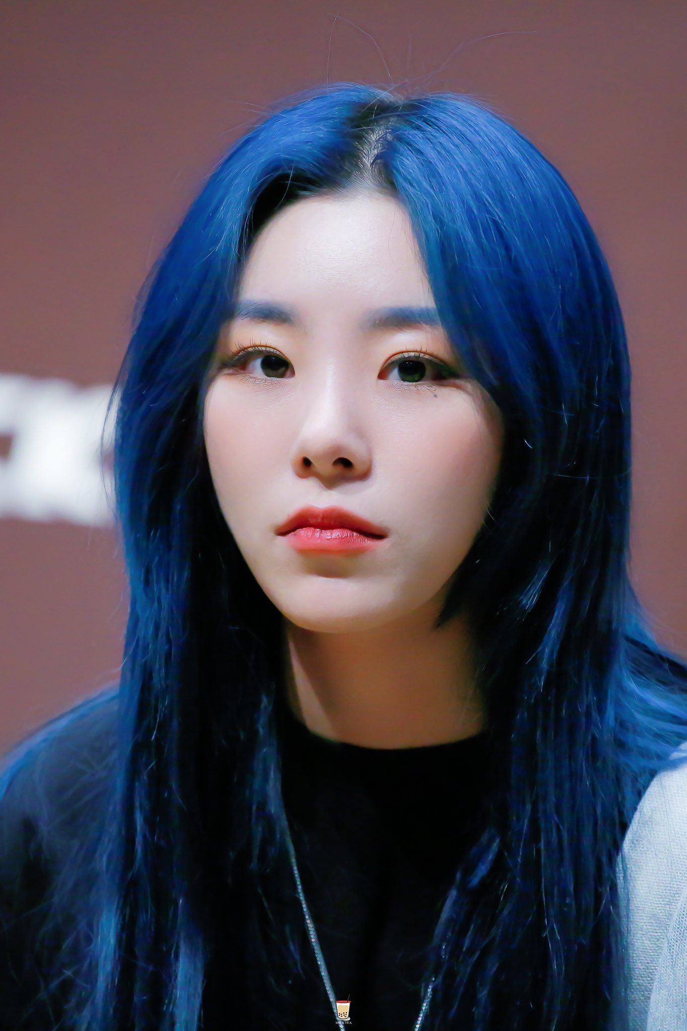 8-kpop-idols-prove-pantones-2020-classic-blue-hair-color-wheein