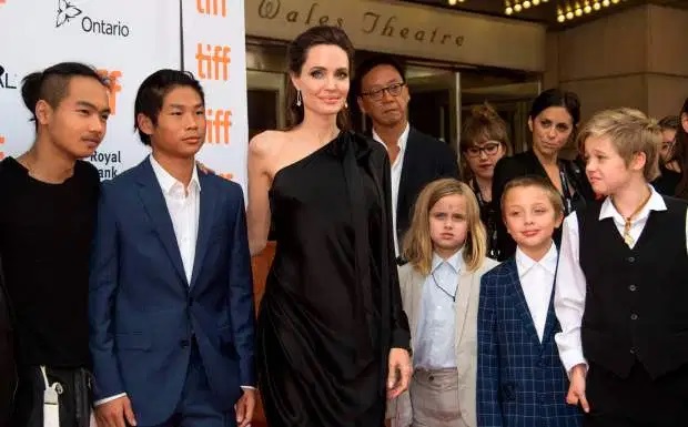 angelina-jolie-and-brad-pitts-kids-all-stay-with-mom-during-self-isolation-2
