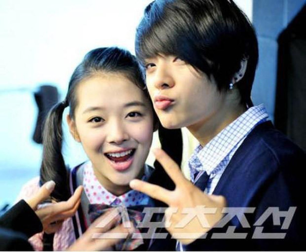 fxs-amber-shares-sweet-photos-to-remember-sulli-on-her-birthday-2