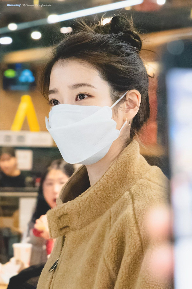 iu-looks-stunning-at-airport-even-in-mask-and-thick-coat-3