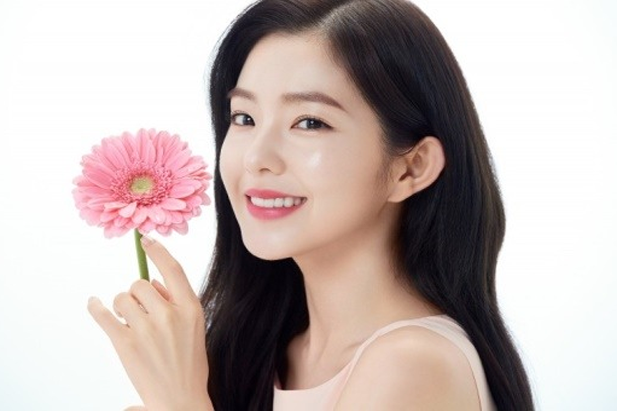 Red Velvet Irene shows off her youthful beauty as a new model of cosmetic brand
