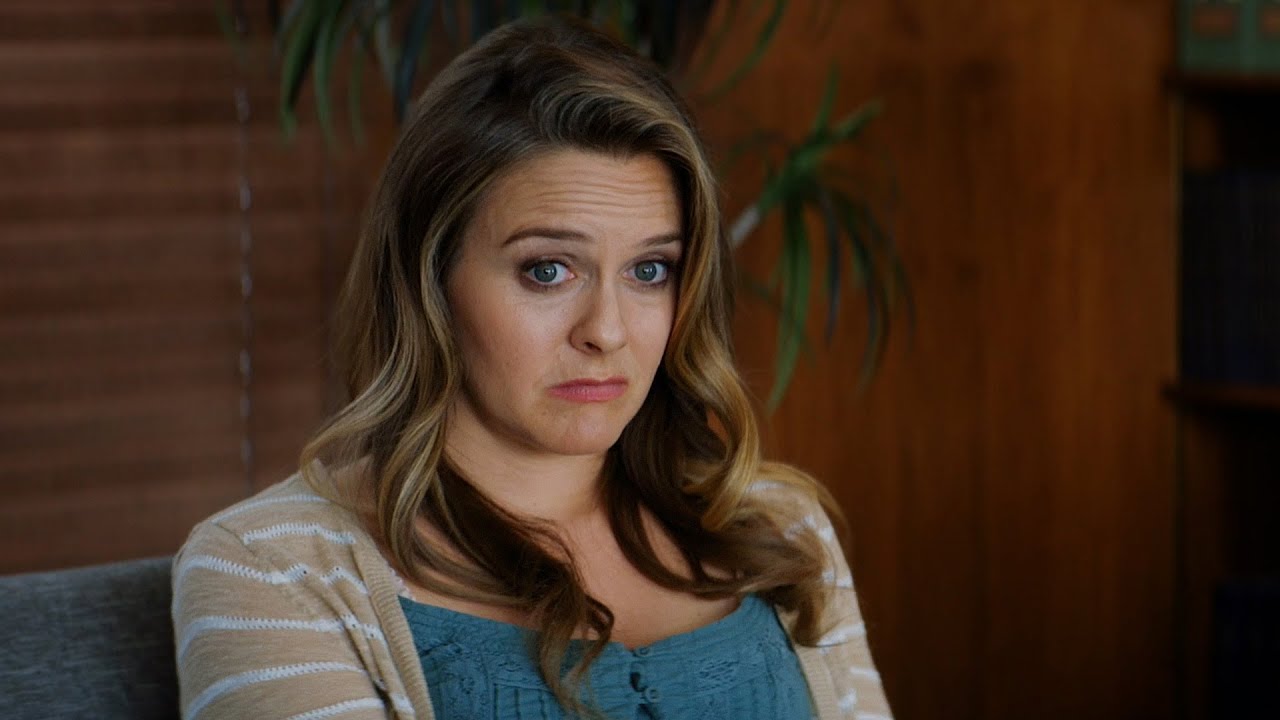rob-corddry-alicia-silverstone-get-some-bad-therapy-in-trailer-1