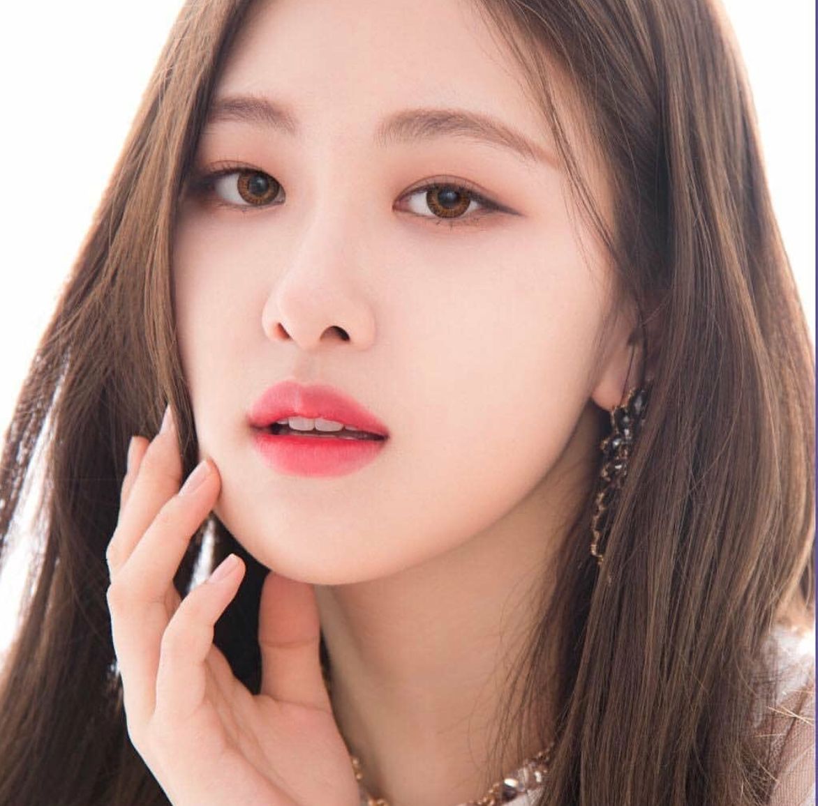 rose-blackpink-explains-how-to-have-flawless-white-skin-3