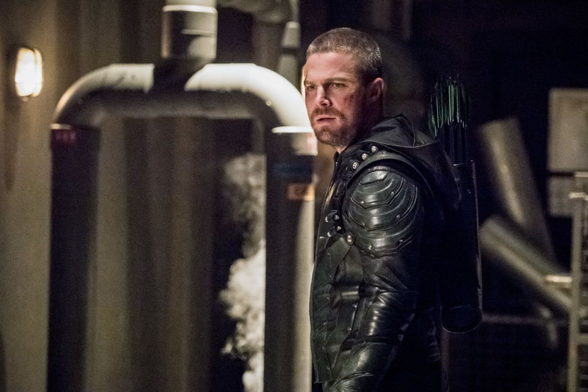stephen-amell-says-never-return-to-the-arrowverse-1