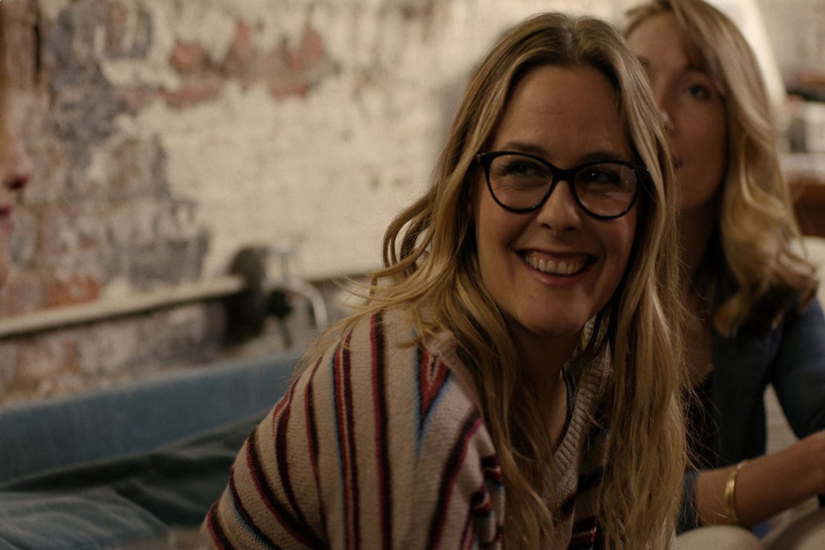 Rob Corddry & Alicia Silverstone get some "Bad Therapy" in Trailer