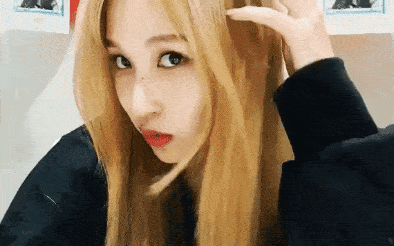 twice's-mina-look-like-a-princess-as-changing-her-hair-color-2