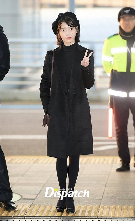 10-times-iu-rocked-different-styles-for-her-gorgeous-airport-fashion-11
