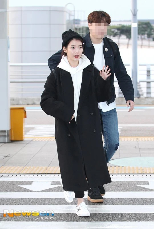 10-times-iu-rocked-different-styles-for-her-gorgeous-airport-fashion-23