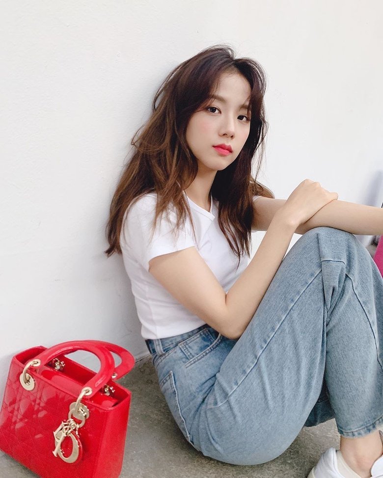 blackpink-members-with-very-expensive-and-exclusive-designer-bags-2