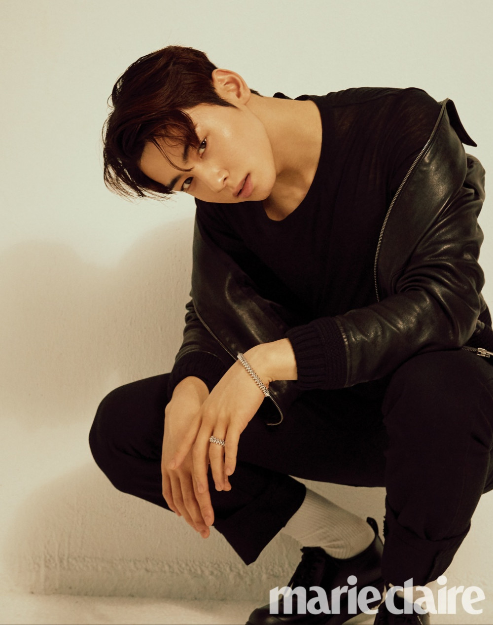 cha-eun-woo-becomes-playful-and-sexy-boy-in-cartier-collaboration-with-marie-claire-1
