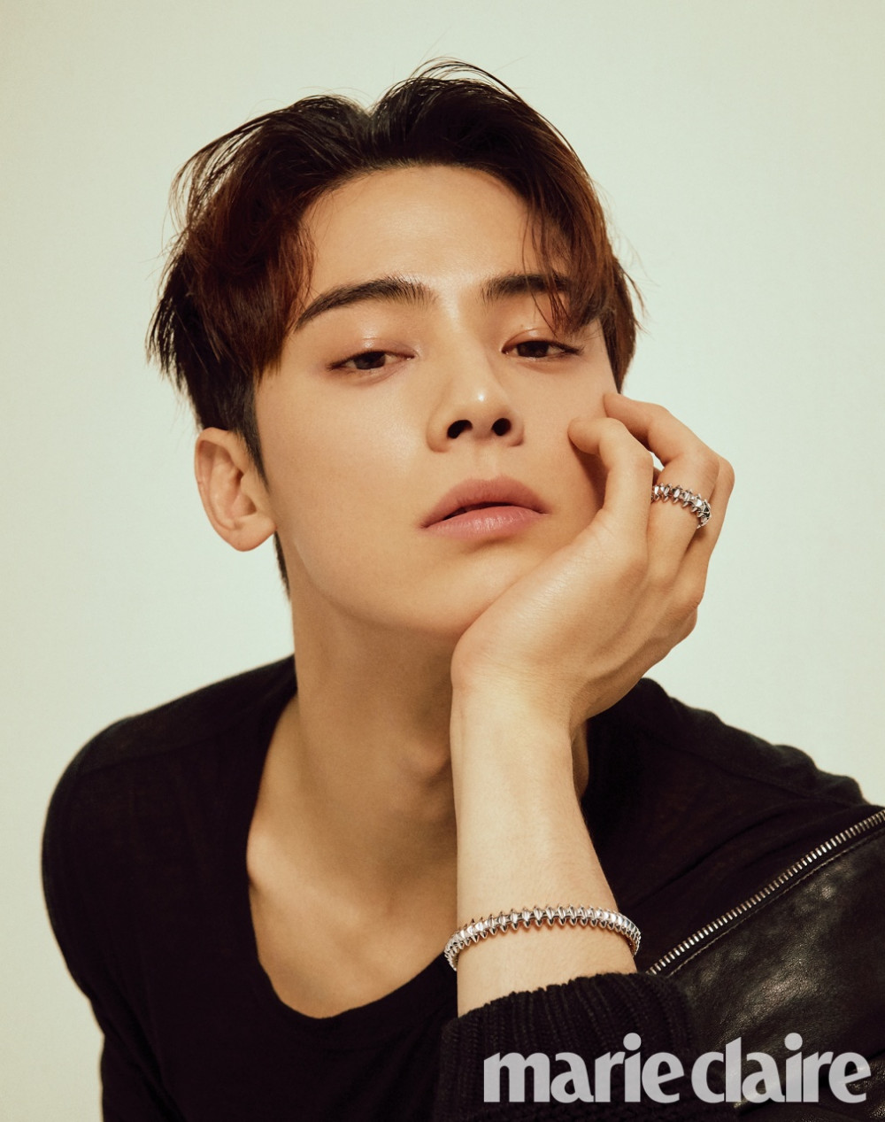 cha-eun-woo-becomes-playful-and-sexy-boy-in-cartier-collaboration-with-marie-claire-4