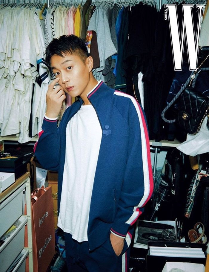 doojoon-highlight-has-first-photoshoot-since-finishing-his-military-service-1