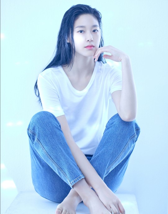 fnc-entertainment-releases-seolhyun-new-profile-photos-1