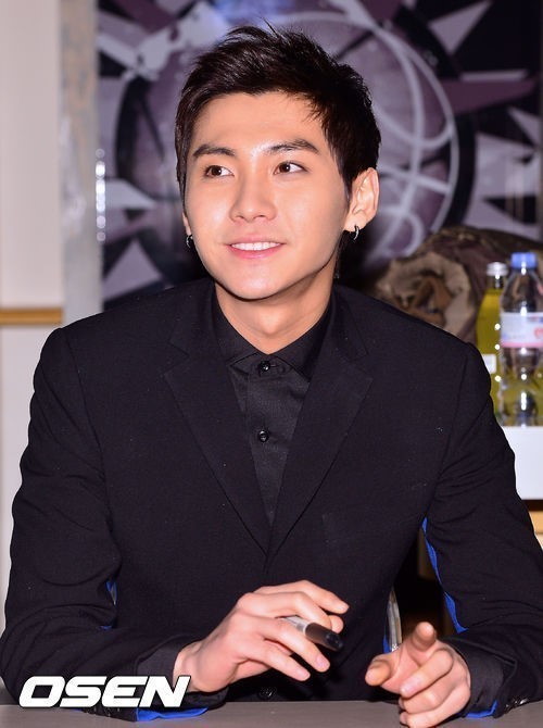 former-ftisland-member-song-seung-hyun-to-be-enlisting-in-the-military-this-month-1