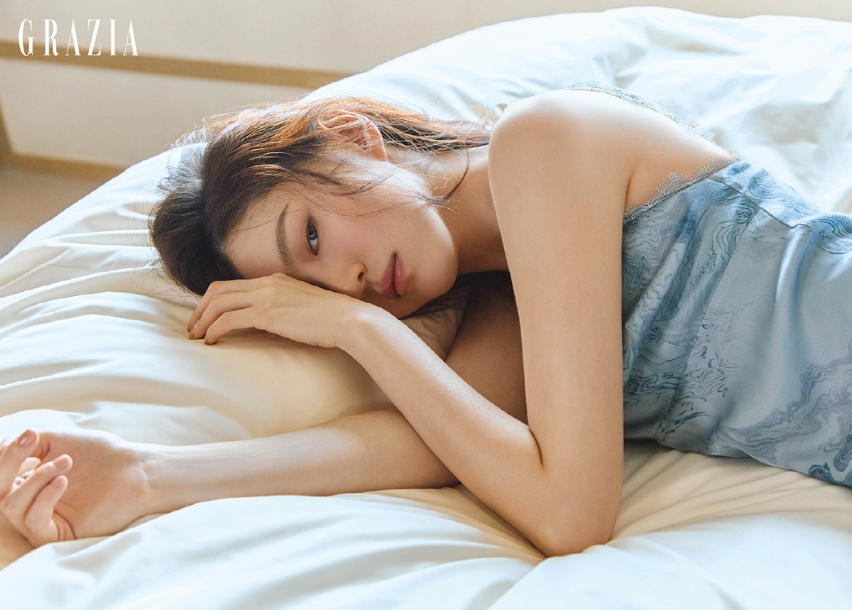 han-so-hee-captures-fans-hearts-with-photoshoot-by-grazia-magazine-4