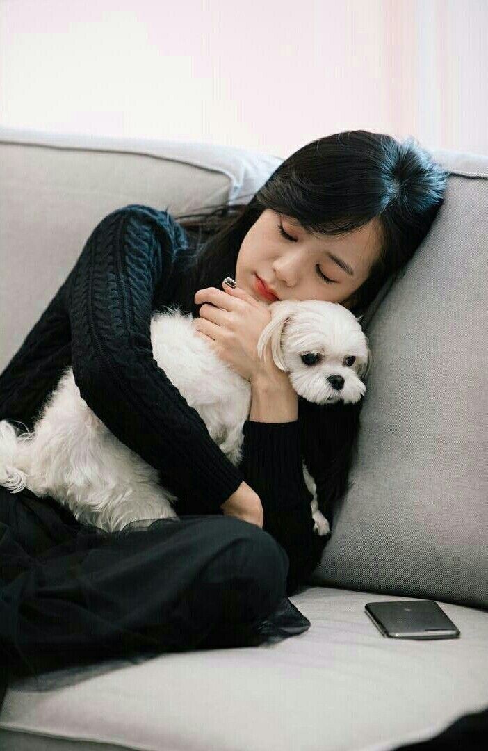 idols-and-pets-the-most-famous-cats-dogs-in-k-pop-10