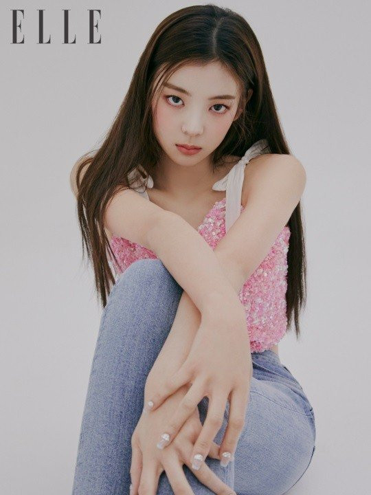 itzy-show-their-power-looks-and-spring-visual-for-elle-3