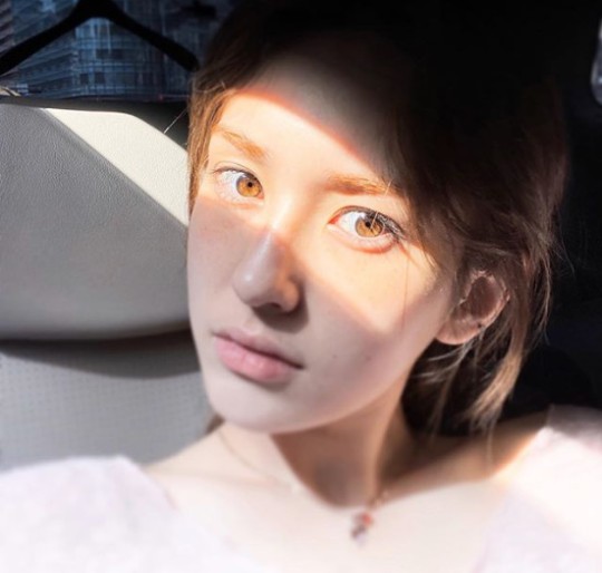 jeon-somi-attracts-fans-by-her-mystical-brown-eyes-on-new-post-1