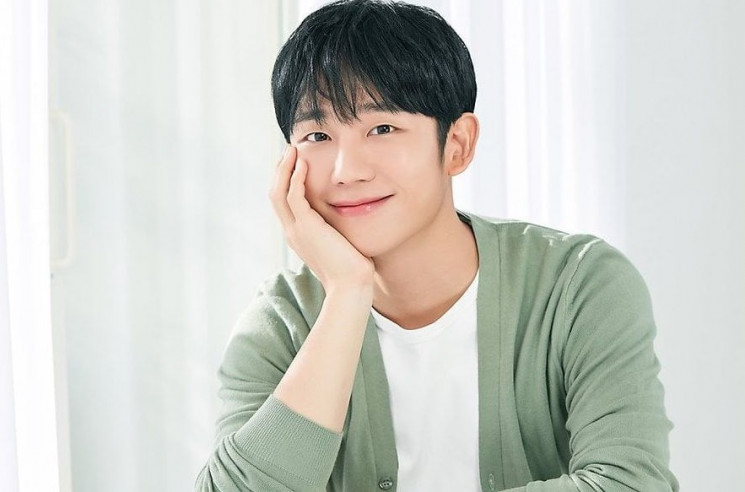 jung-hae-in-in-talks-to-join-new-netflix-original-k-drama-series-1