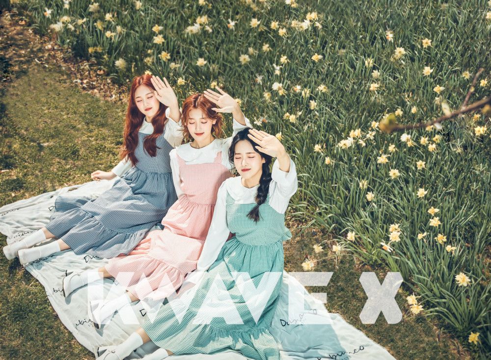 loona-hyunjin-choerry-olivia-hye-are-classic-on-little-women-for-kwave-x-pictorial-2