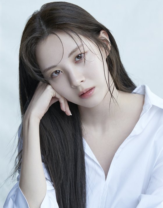 seohyun-unveils-super-natural-visual-in-new-pictorial-for-fashion-brand-it-michaa-2