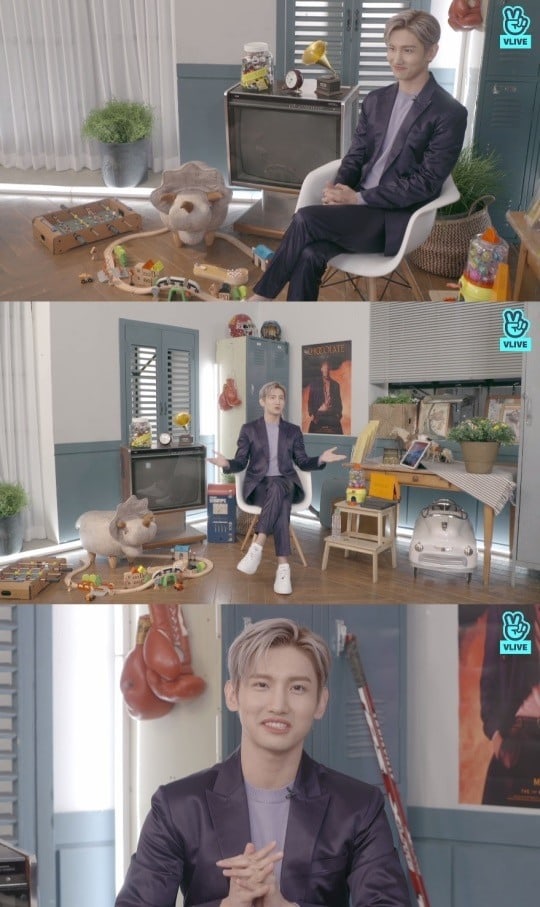 super-junior-choi-siwon-makes-a-surprise-appearance-on-changmin-v-live-broadcast-1