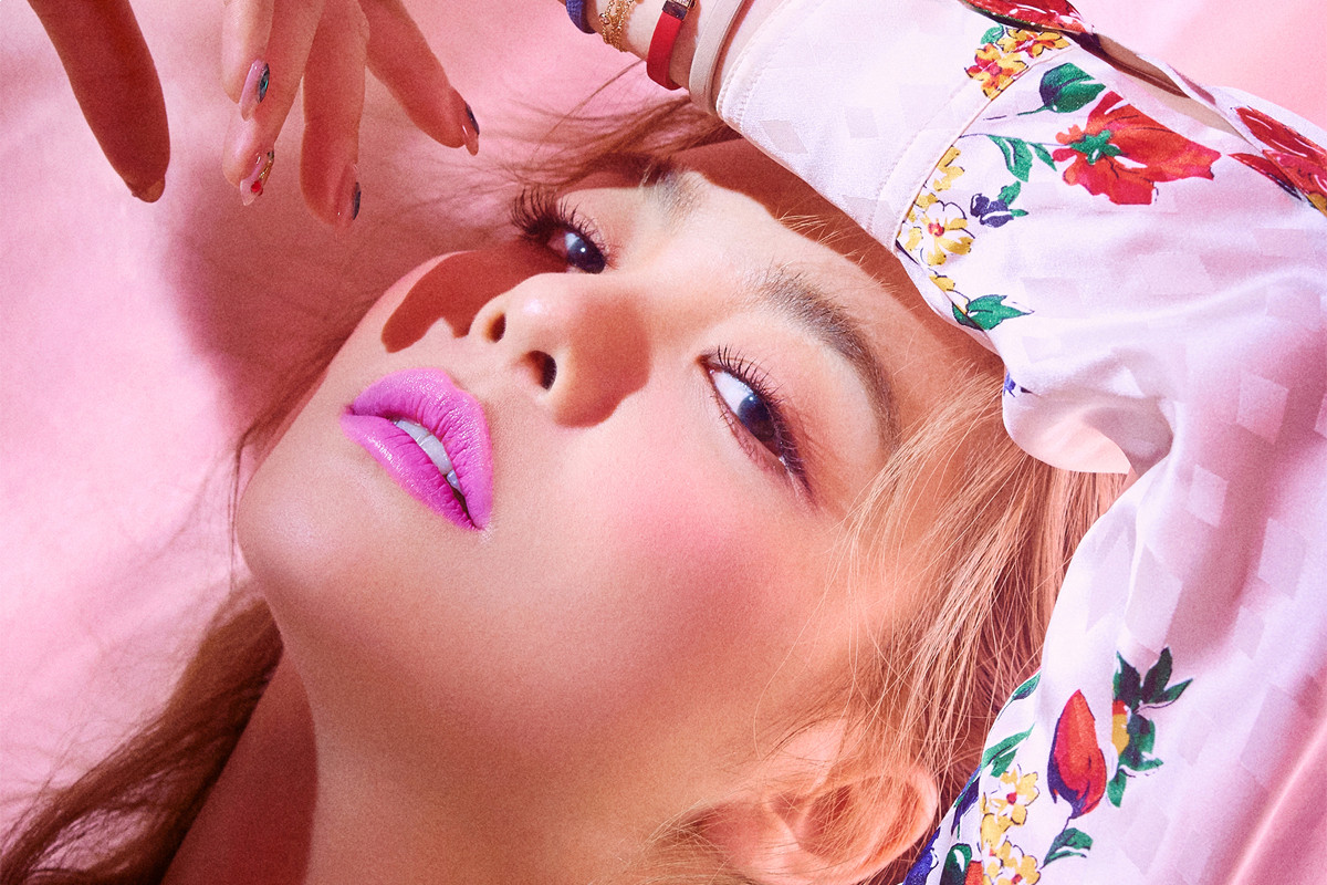 Ailee looks out of this world in new Legend magazine's pictorial