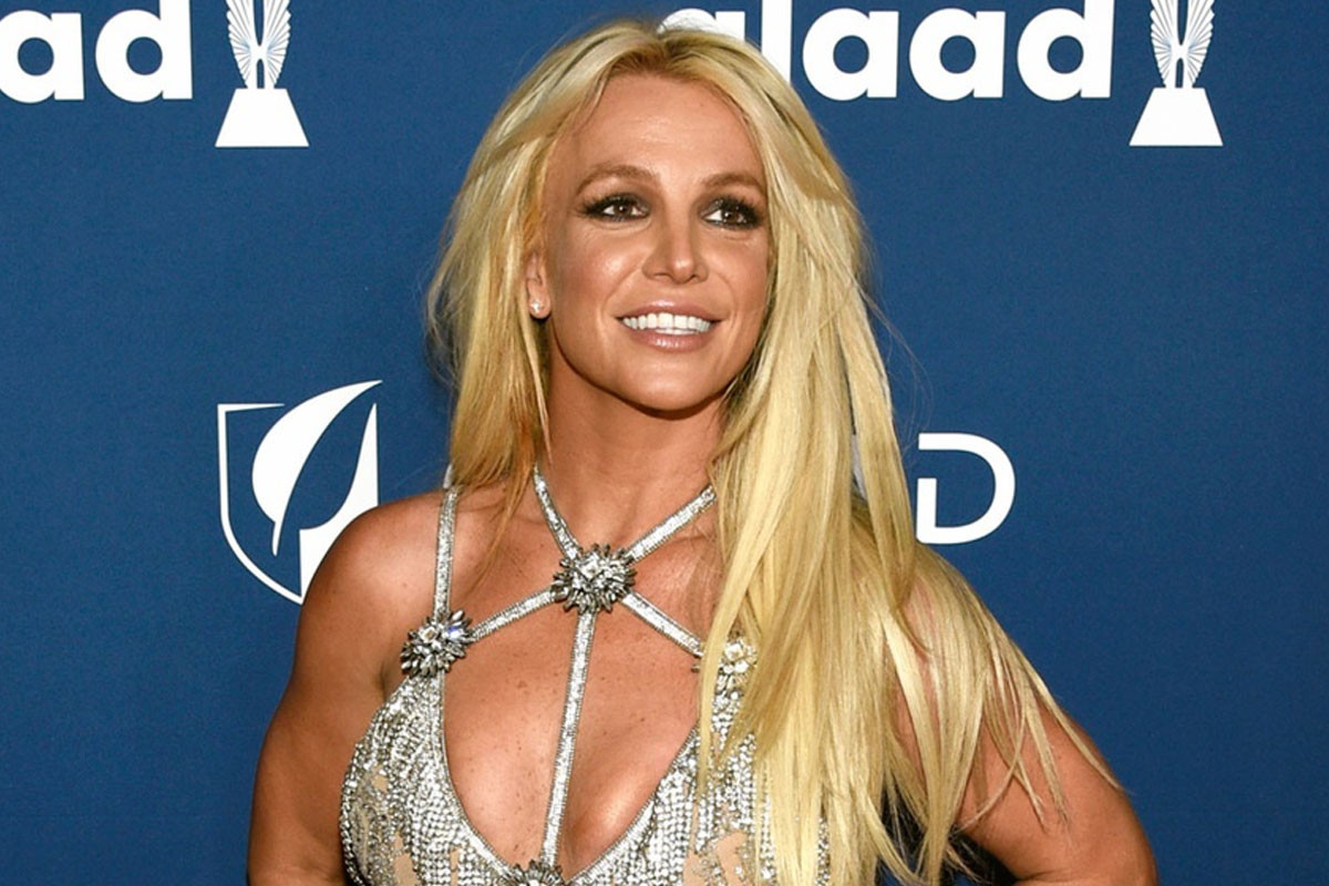Britney Spears Stuns Her Fans With her quarantine yoga video