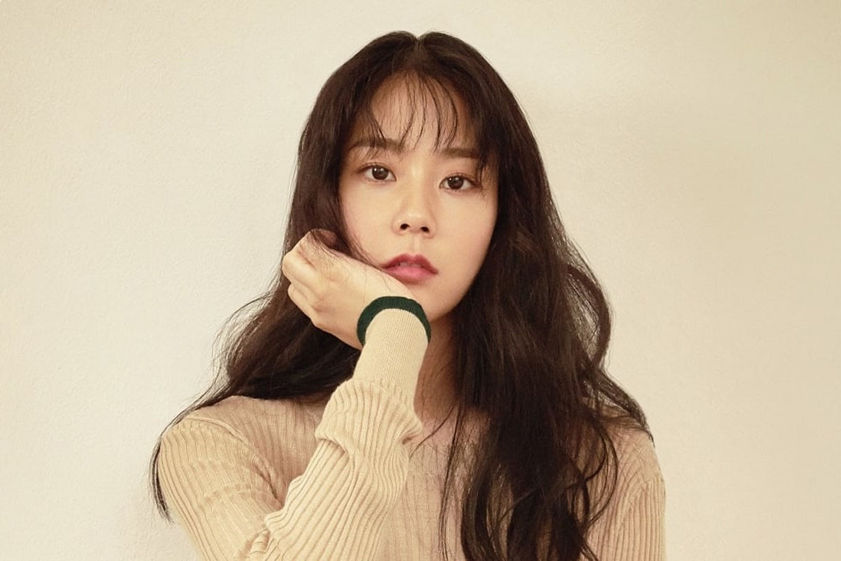 KARA's Seungyeon signs exclusive contract with YGX