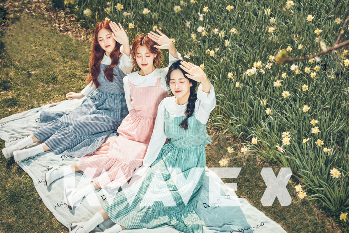 LOONA's HyunJin, Choerry, & Olivia Hye are classic on 'Little Women' for 'Kwave X' pictorial
