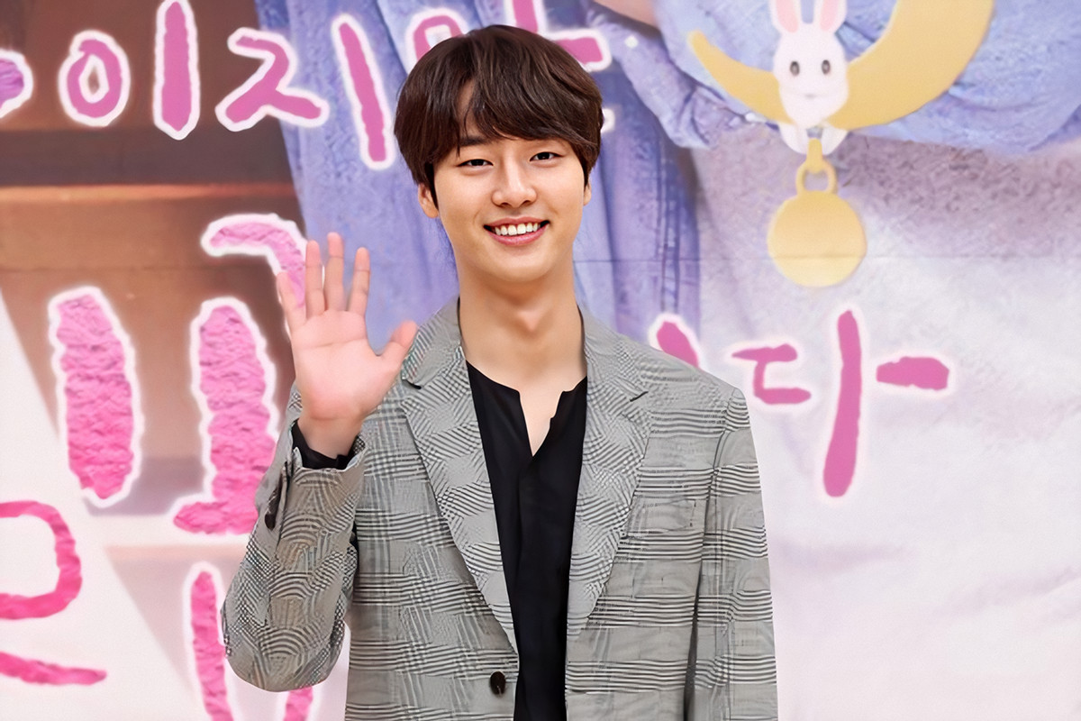 Yang Se Jong confirmed to enlist in military on May 12