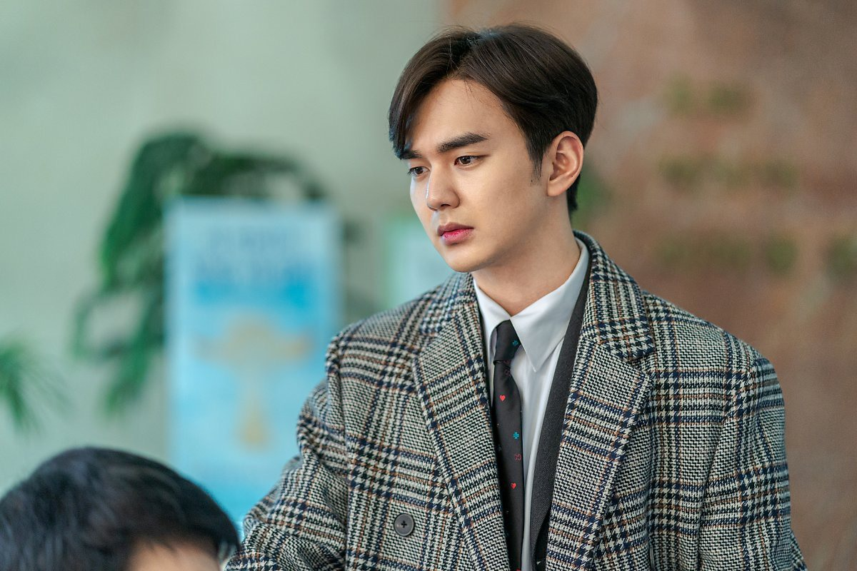 Yoo Seung Ho step down after film postponed due to the COVID-19