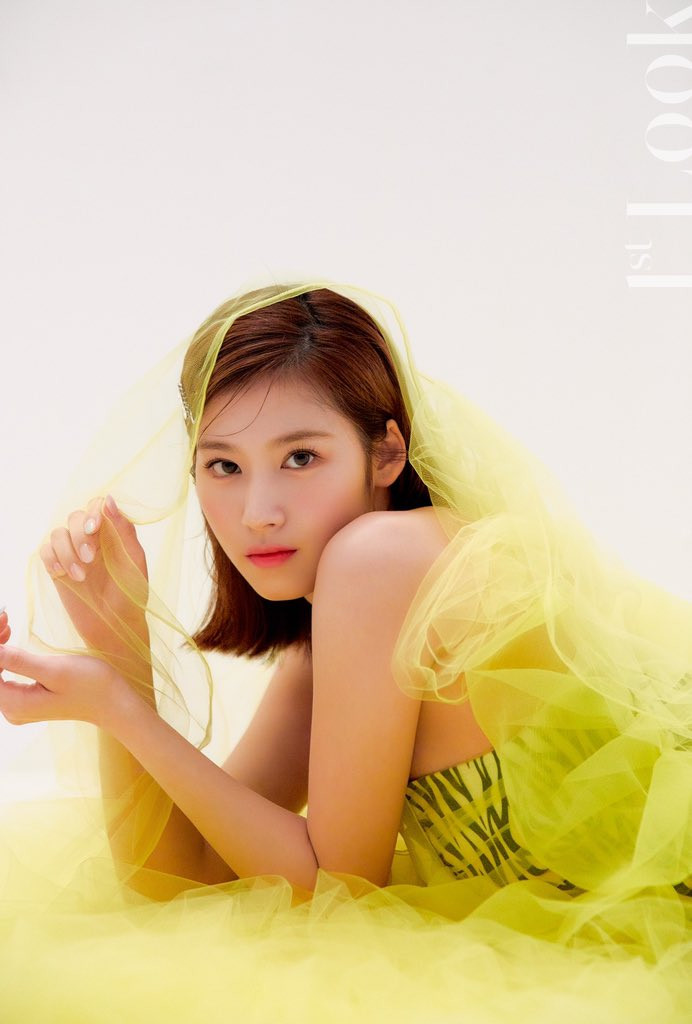 twice-sana-has-first-solo-pictorial-with-title-my-dear-sana-on-1st-look-2