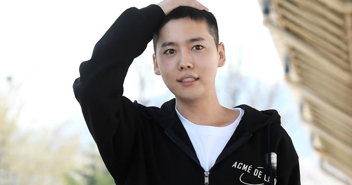 winner-kim-jin-woo-officially-enlists-in-the-military-with-his-new-hair-cut-1