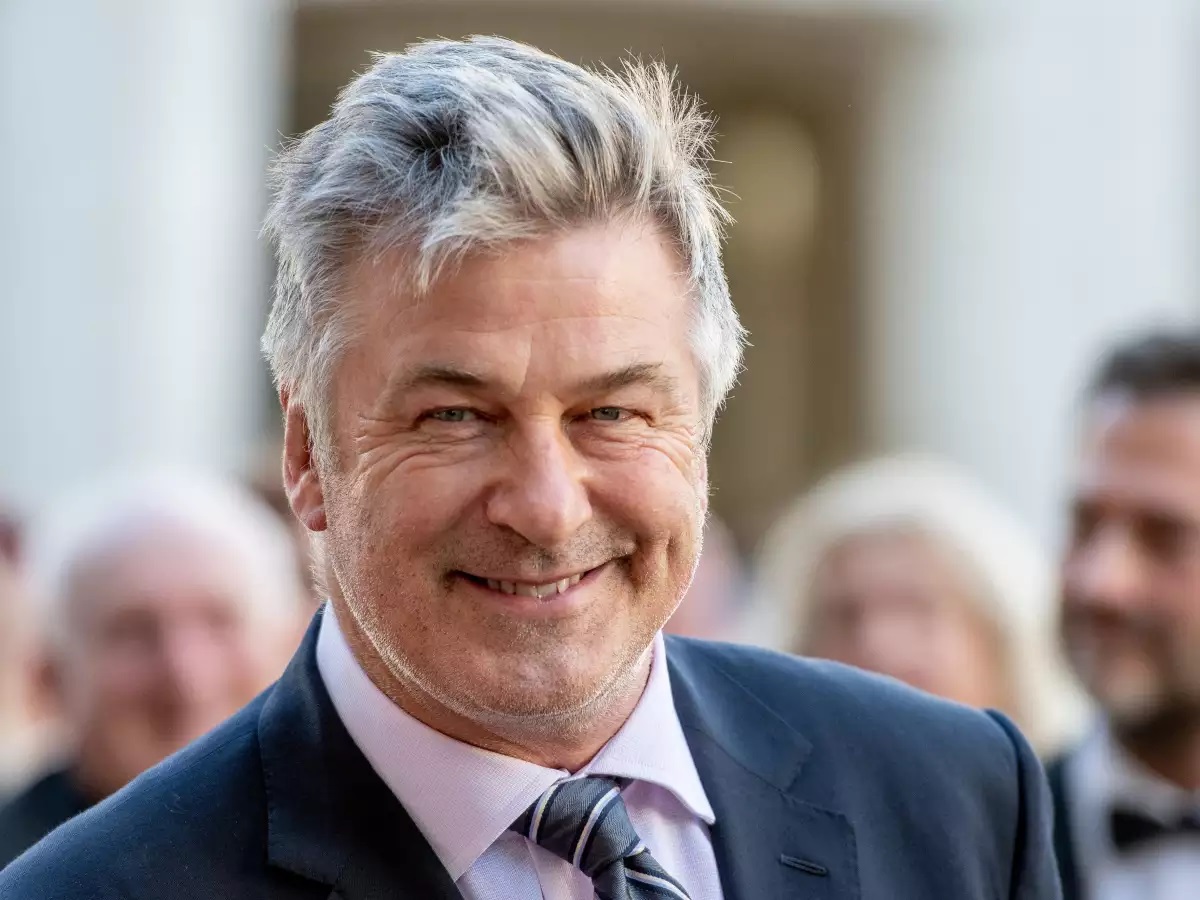 alec-baldwin-to-produce-and-star-as-western-outlaw-in-rust-3