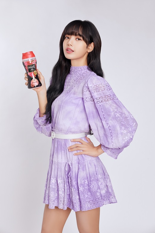 blackpink-lisa-chosen-as-model-for-fabric-care-brand-pg-downy-in-china-2