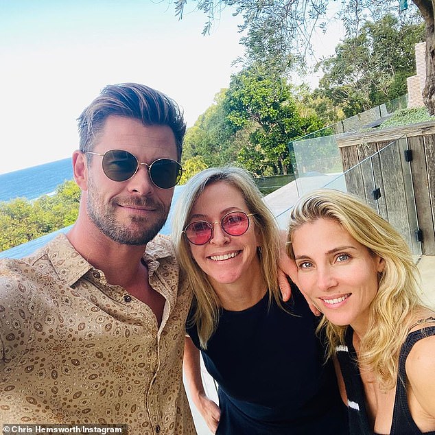 chris-hemsworth-stuns-with-fans-with-photo-of-his-very-youthful-mum-leonie-2