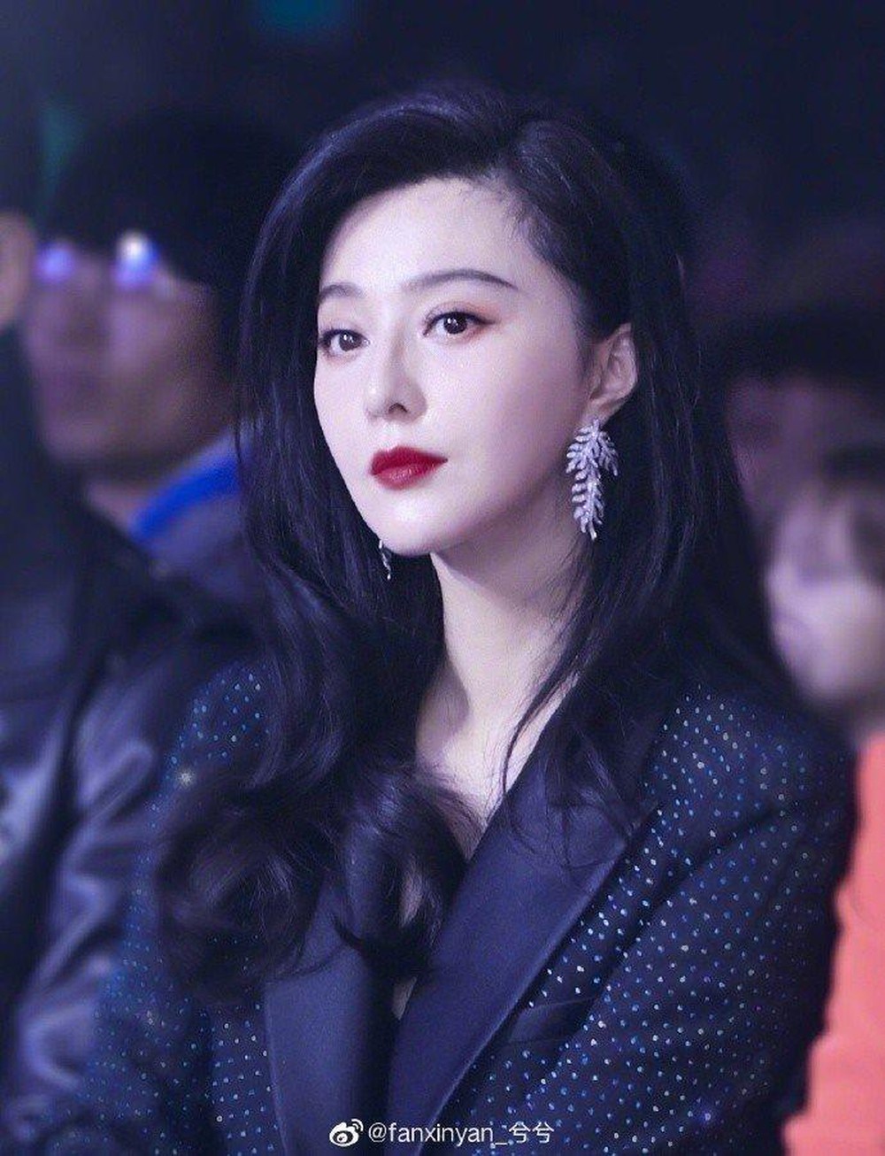 fan-bingbing-returns-after-two-years-dealing-with-tax-evasion-scandal-2