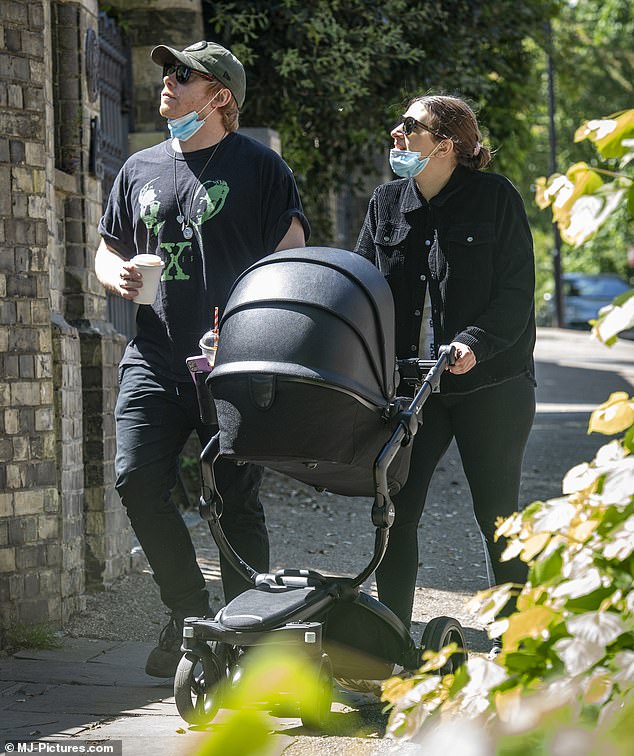 harry-potter-star-rupert-grint-is-seen-with-his-newborn-daughter-for-the-first-time-1