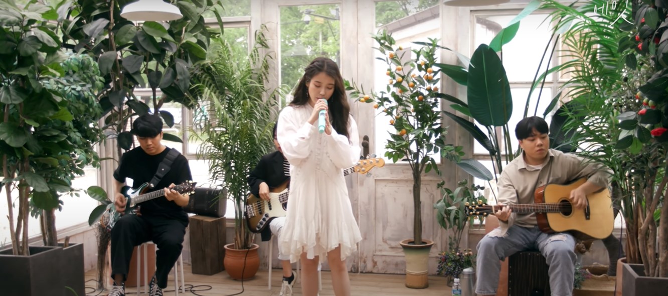 iu-releases-acoustic-live-version-of-eight-1
