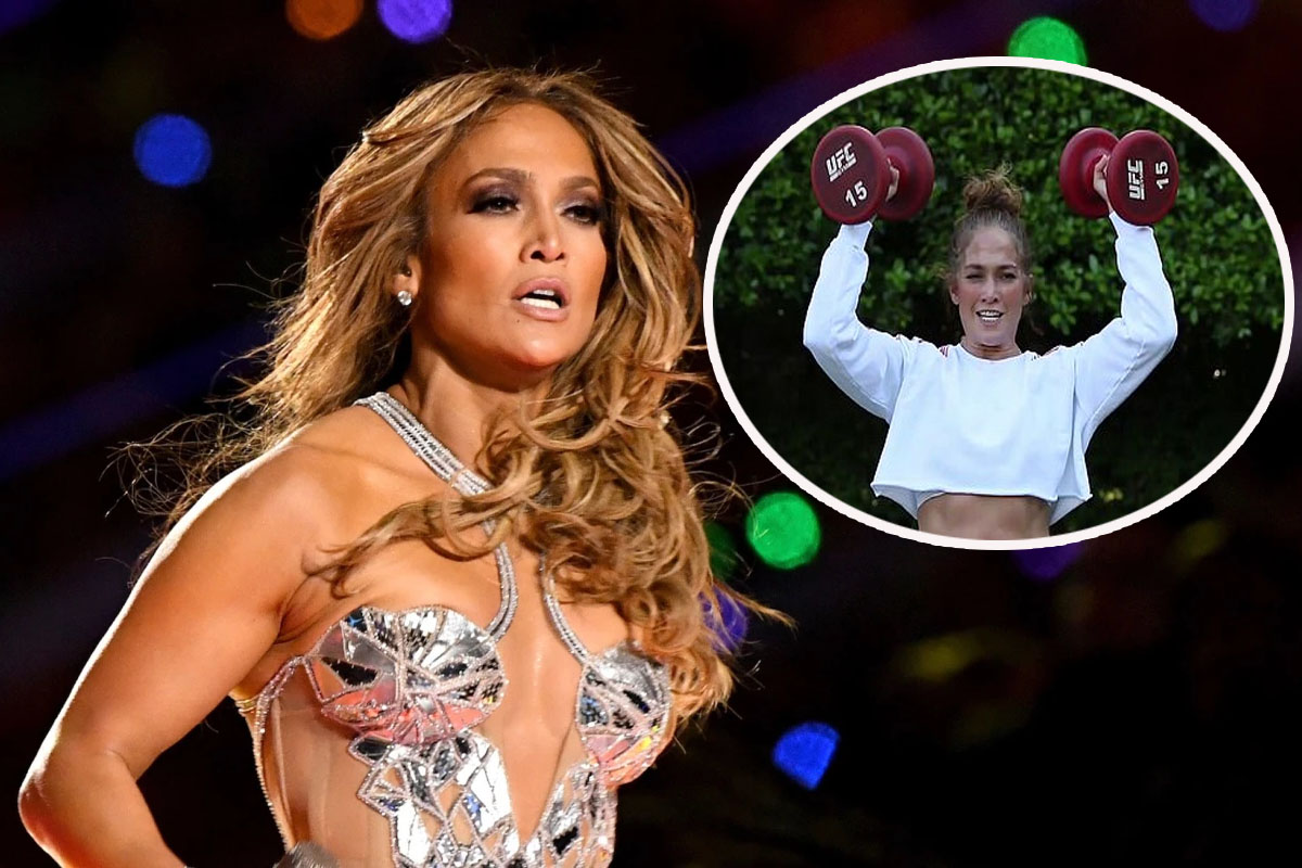 Jennifer Lopez shows off her rock-hard abs and incredible figure as she takes part in workout