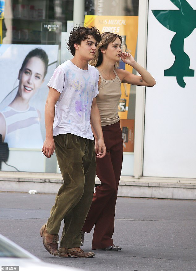 johnny-depps-son-jack-enjoys-a-stroll-with-his-model-girlfriend-camille-jansen-in-paris-2