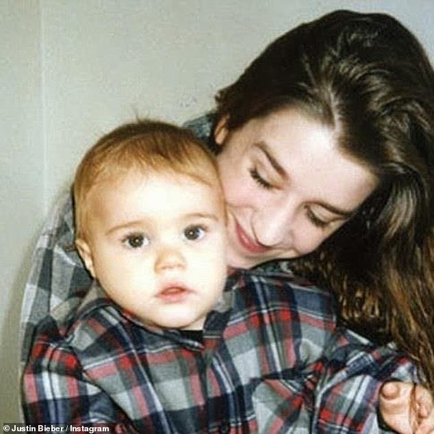 justin-bieber-wishes-mom-a-happy-mother's-day-2
