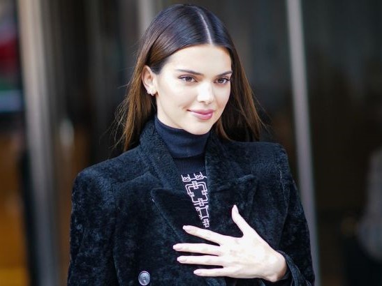 kendall-jenner-turns-up-the-heat-as-she-showcases-her-model-figure-2