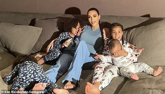 kim-kardashian-is-all-smiles-as-she-gathers-her-four-kids-for-selfies-3