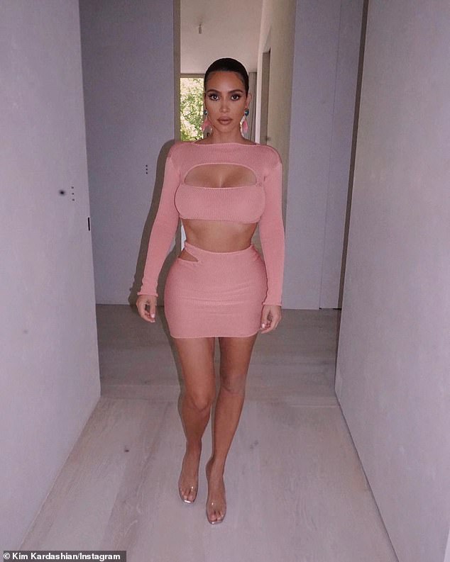 kim-kardashian-shows-off-her-curves-in-a-very-tight-fitting-ensemble-1