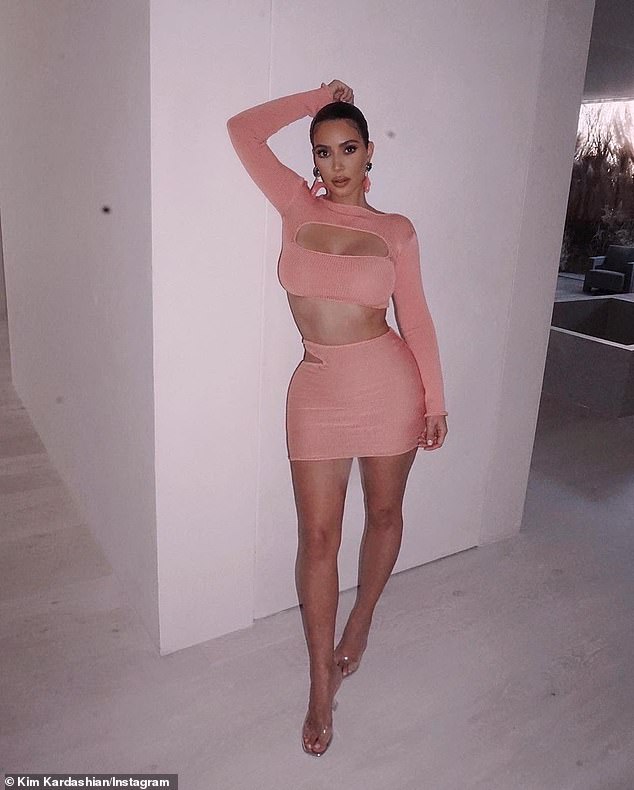 kim-kardashian-shows-off-her-curves-in-a-very-tight-fitting-ensemble-3