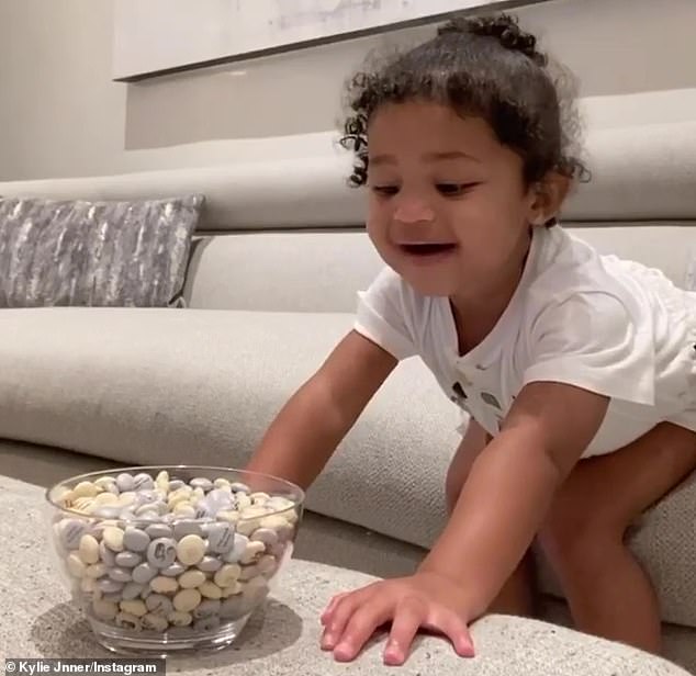 kylie-jenner-teaches-daughter-stormi-patience-in-cute-video-1